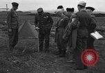 Standbild General Henri Navarre Korea, 1952, aus Sekunde 27 historischem Filmmaterial Videoclip 65675044779