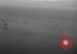 Standbild Hopoi Invasion Hopoi New Guinea, 1943, aus Sekunde 54 historischem Filmmaterial Videoclip 65675044784
