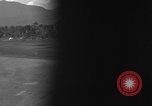 Standbild Douglas C-47 Skytrain Nadzab New Guinea, 1943, aus Sekunde 10 historischem Filmmaterial Videoclip 65675044787