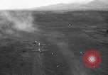 Standbild Douglas C-47 Skytrain Nadzab New Guinea, 1943, aus Sekunde 49 historischem Filmmaterial Videoclip 65675044787