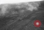 Standbild Douglas C-47 Skytrain Nadzab New Guinea, 1943, aus Sekunde 52 historischem Filmmaterial Videoclip 65675044787