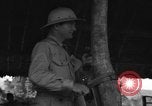 Standbild Colonel John Hutchison Marilanin New Guinea, 1943, aus Sekunde 9 historischem Filmmaterial Videoclip 65675044791