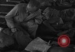 Immagine di Nadzab feriti Marilanin Nuova Guinea, 1943, secondo 26 filmato di repertorio 65675044792