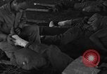 Immagine di Nadzab feriti Marilanin Nuova Guinea, 1943, secondo 29 filmato di repertorio 65675044792