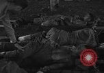 Immagine di Nadzab feriti Marilanin Nuova Guinea, 1943, secondo 45 filmato di repertorio 65675044792