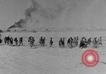 Standbild Explosionen Nordafrika, 1943, aus Sekunde 3 historischem Filmmaterial Videoclip 65675044801