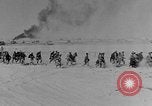 Standbild Explosionen Nordafrika, 1943, aus Sekunde 4 historischem Filmmaterial Videoclip 65675044801
