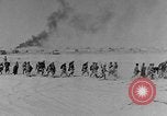 Standbild Explosionen Nordafrika, 1943, aus Sekunde 7 historischem Filmmaterial Videoclip 65675044801