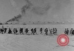 Standbild Explosionen Nordafrika, 1943, aus Sekunde 8 historischem Filmmaterial Videoclip 65675044801