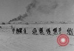 Standbild Explosionen Nordafrika, 1943, aus Sekunde 12 historischem Filmmaterial Videoclip 65675044801