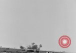 Standbild Explosionen Nordafrika, 1943, aus Sekunde 24 historischem Filmmaterial Videoclip 65675044801