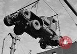 Standbild Lkw entladen Algier Algerien, 1943, aus Sekunde 7 historischem Filmmaterial Videoclip 65675044803