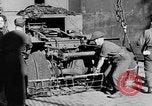 Standbild Lkw entladen Algier Algerien, 1943, aus Sekunde 23 historischem Filmmaterial Videoclip 65675044803
