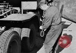 Standbild Lkw entladen Algier Algerien, 1943, aus Sekunde 31 historischem Filmmaterial Videoclip 65675044803