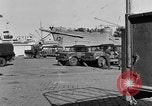 Standbild Lkw entladen Algier Algerien, 1943, aus Sekunde 58 historischem Filmmaterial Videoclip 65675044803