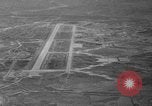 Standbild Osan-ni-Air Base K-55 Korea, 1953, aus Sekunde 8 historischem Filmmaterial Videoclip 65675044812