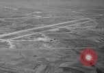 Standbild Osan-ni-Air Base K-55 Korea, 1953, aus Sekunde 16 historischem Filmmaterial Videoclip 65675044812