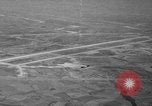 Standbild Osan-ni-Air Base K-55 Korea, 1953, aus Sekunde 19 historischem Filmmaterial Videoclip 65675044812