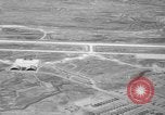 Standbild Osan-ni-Air Base K-55 Korea, 1953, aus Sekunde 24 historischem Filmmaterial Videoclip 65675044812