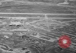 Standbild Osan-ni-Air Base K-55 Korea, 1953, aus Sekunde 54 historischem Filmmaterial Videoclip 65675044812