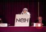 Standbild Mutter Teresa Washington DC USA, 1986, aus Sekunde 62 historischem Filmmaterial Videoclip 65675044842
