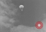 Image parachutiste saute d'un avion San Diego California USA, 1926, de la seconde 11 séquences d'archives historiques vidéo 65675044876