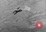 Image parachutiste saute d'un avion San Diego California USA, 1926, de la seconde 17 séquences d'archives historiques vidéo 65675044876