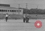 Standbild Der Mensch versucht zu fliegen ein Fahrrad United States USA, 1937, aus Sekunde 3 historischem Filmmaterial Videoclip 65675044877