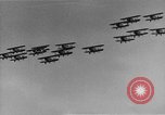 Standbild Kunstflug mit Rauch United States USA, 1930, aus Sekunde 3 historischem Filmmaterial Videoclip 65675044878