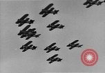 Standbild Kunstflug mit Rauch United States USA, 1930, aus Sekunde 7 historischem Filmmaterial Videoclip 65675044878