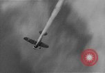 Standbild Kunstflug mit Rauch United States USA, 1930, aus Sekunde 23 historischem Filmmaterial Videoclip 65675044878
