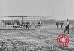 Standbild Wright Flyer LE MANS FRANKREICH, 1908, aus Sekunde 14 historischem Filmmaterial Videoclip 65675044880