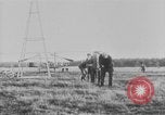 Standbild Wright Flyer LE MANS FRANKREICH, 1908, aus Sekunde 16 historischem Filmmaterial Videoclip 65675044880