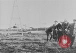 Standbild Wright Flyer LE MANS FRANKREICH, 1908, aus Sekunde 21 historischem Filmmaterial Videoclip 65675044880