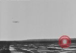 Standbild Wright Flyer LE MANS FRANKREICH, 1908, aus Sekunde 31 historischem Filmmaterial Videoclip 65675044880
