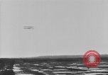 Standbild Wright Flyer LE MANS FRANKREICH, 1908, aus Sekunde 32 historischem Filmmaterial Videoclip 65675044880