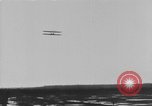 Standbild Wright Flyer LE MANS FRANKREICH, 1908, aus Sekunde 34 historischem Filmmaterial Videoclip 65675044880