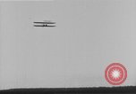 Standbild Wright Flyer LE MANS FRANKREICH, 1908, aus Sekunde 36 historischem Filmmaterial Videoclip 65675044880