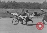 Standbild Test eine geflügelte ornithopter Fahrrad United States USA, 1937, aus Sekunde 6 historischem Filmmaterial Videoclip 65675044894