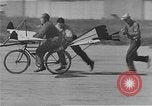 Standbild Test eine geflügelte ornithopter Fahrrad United States USA, 1937, aus Sekunde 10 historischem Filmmaterial Videoclip 65675044894