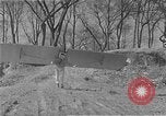 Standbild Mann mit Flügeln an Arme United States USA, 1921, aus Sekunde 4 historischem Filmmaterial Videoclip 65675044899