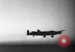Immagine di British bombardieri Lancaster Regno Unito, 1943, secondo 8 filmato di repertorio 65675044904