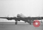 Image bombardiers Lancaster britannique Royaume-Uni, 1947, de la seconde 8 séquences d'archives historiques vidéo 65675044912