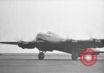 Image bombardiers Lancaster britannique Royaume-Uni, 1947, de la seconde 9 séquences d'archives historiques vidéo 65675044912