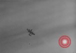 Immagine di Inglesi e americani jet aeroplani militari nei primi anni cinquanta Regno Unito, 1953, secondo 21 filmato di repertorio 65675044932