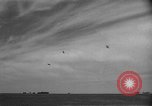 Immagine di Inglesi e americani jet aeroplani militari nei primi anni cinquanta Regno Unito, 1953, secondo 23 filmato di repertorio 65675044932