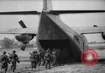 Standbild Fairchild C-123 Flugzeugen United States USA, 1960, aus Sekunde 22 historischem Filmmaterial Videoclip 65675044936