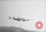 Immagine di TWA costellazione aereo di linea Burbank California USA, 1943, secondo 13 filmato di repertorio 65675044940