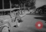 Standbild Pariser auf Fahrräder Paris Frankreich, 1946, aus Sekunde 18 historischem Filmmaterial Videoclip 65675044943