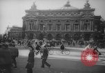 Standbild Pariser auf Fahrräder Paris Frankreich, 1946, aus Sekunde 42 historischem Filmmaterial Videoclip 65675044943